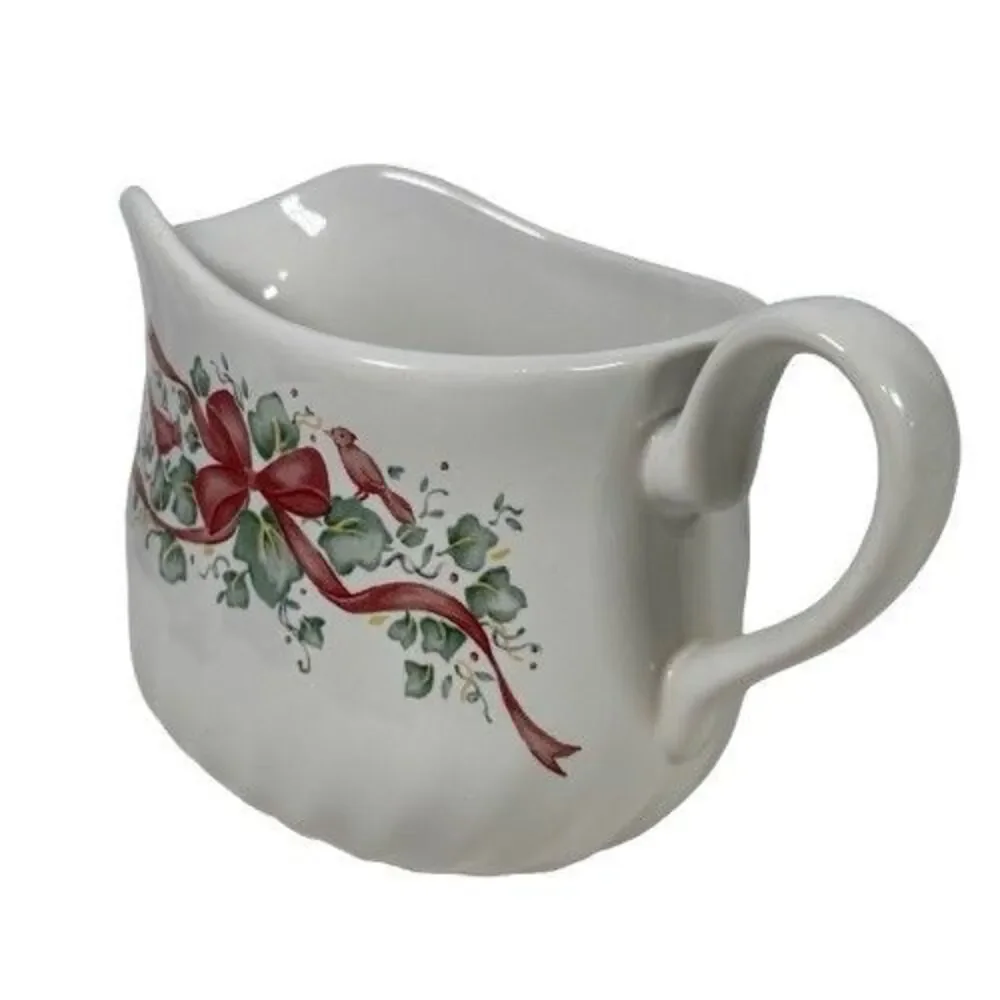 Corelle Coordinates Callaway Ivy Holiday Christmas Ribbon Gravy Boat w/Cardinals